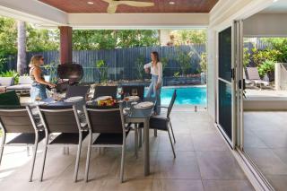 Pet friendly Holiday home with pool on Alex - Alexandra Headland - 4