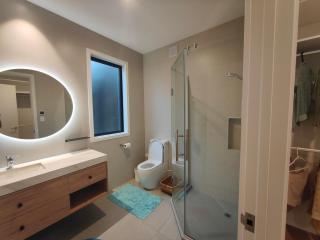 Lake Luxe - Auckland - 5