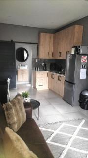 J & M Elegant Escape - Centurion - 9