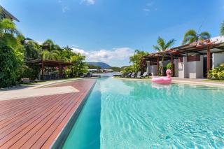 Blue Lagoon Resort Lakeside Apartment - Trinity Beach - 0