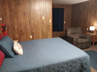Crawford Motel - - 4