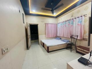 Shivshakti Lodge - Solapur - 9