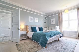 Beautiful Family-Friendly Victorian Rectory - - 2