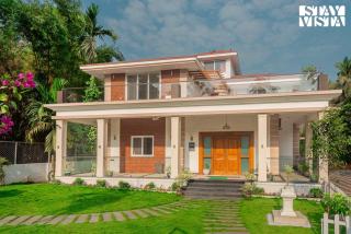 StayVista at 27 Flora with Lawn, Pool, WiFi - Nagaon - 0