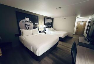 Super 8 by Wyndham Dawson Creek - 3