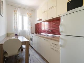 Simplistic Holiday Home in Rogoznica near the Seabeach - Rogoznica - 4