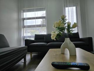 Serenity Home 7 by Hiverooms - Pakenham - 4