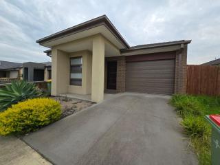 Serenity Home 7 by Hiverooms - Pakenham - 0