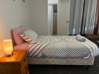 House on French, Spacious Family and Work Retreat - Merredin - 1