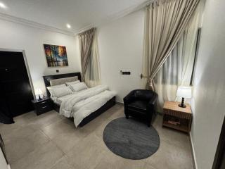Cozy Luxury Hideout at Aburi, Ghana - 1