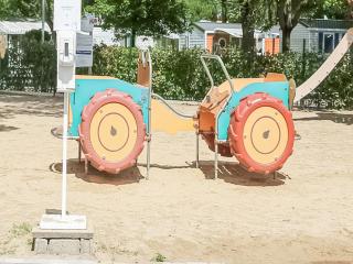 Swanky Mobile Home in Saint Jean de Monts near Seabeach - Saint-Jean-de-Monts - 1