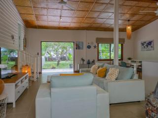 The Wooden Beach House 3br - Sunset Beach Garden - Taling Ngam - 5
