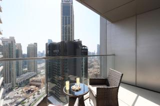 Livbnb - Bright 1BR Boulevard Point - Dubai - 9