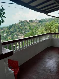 Karuna Kandy View Homestay - Kandy - 3