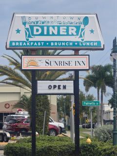 Sunrise Inn by OYO Titusville FL - Titusville - 0