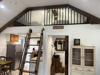 Watershed- IN TOWN walk to everything - 8