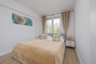 Bright Apartment Close to City Centre by Noclegi Renters - Varsovia - 9