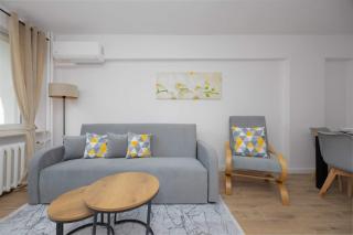 Bright Apartment Close to City Centre by Noclegi Renters - Varsovia - 4