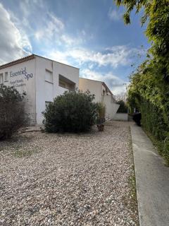 Studio équipé Clim jardin Spa Centre Arles à 10mn - Arles - 9