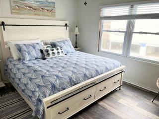 Spacious 2-Bedroom Ocean Block Condo in North Ocean City Steps to the Beach - Ocean City - 0