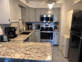 Spacious 2-Bedroom Ocean Block Condo in North Ocean City Steps to the Beach - Ocean City - 9