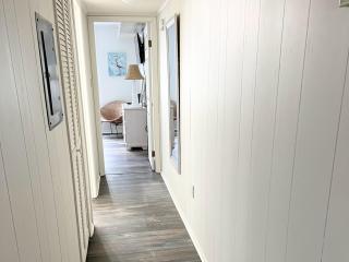 Spacious 2-Bedroom Ocean Block Condo in North Ocean City Steps to the Beach - Ocean City - 2