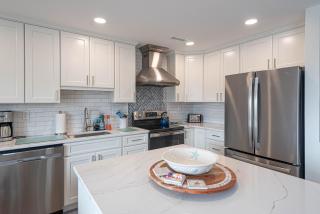 Tranquil 2-Bedroom Condo in Hidden Bay Relax & Enjoy Bay Views - Ocean City - 4