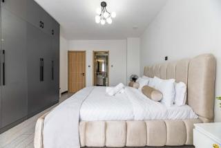 elegant beautifully furnished three bedroom apartment with heated swimming pool fully equipped gym ample parking space and children playing ground and unbeatable scenic city views - Nairobi - 7