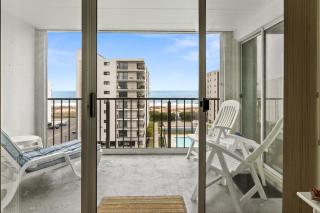 Ocean View 2-Bedroom Condo at Excalibur Perfect Coastal Getaway - 9