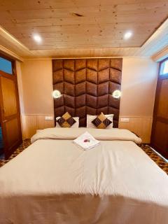 La Voglia-Old Manali - 2