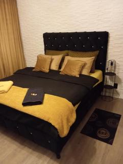 Black Diamond Lux - deluxe riverside apartment - Senta - 8