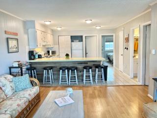 Spacious 3-Bedroom Ocean Block Condo in North Ocean City Steps to the Beach - Ocean City - 9