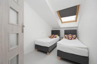 Beautiful Two-Storey Three-Bedroom Apartment by Noclegi Renters - Warsaw - 7