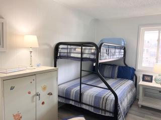 3-Bedroom, 2-Bath Condo in Ocean City Steps to the Beach - Ocean City - 1