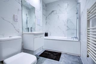 2 BR Flat 6 Mins From Heathrow Airport Flat 41 - Harmondsworth - 4