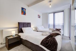 Canning Town 2BR Flat Sleeps 6 Free Parking - Londra - 9