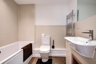 Canning Town 2BR Flat Sleeps 6 Free Parking - Londra - 5