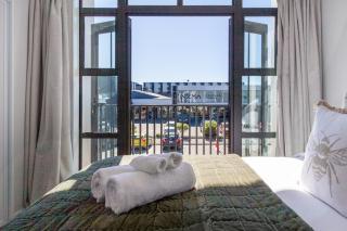 Character Meets Comfort, 2-Bedroom City Townhouse - Christchurch - 2