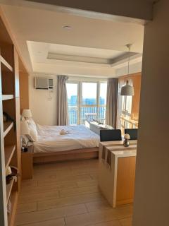 Chic Stay, McKinley BGC, Next to Venice Mall, Facing Venice Grand Canal with Xbox Series X & 320 MBPS - Manila - 0
