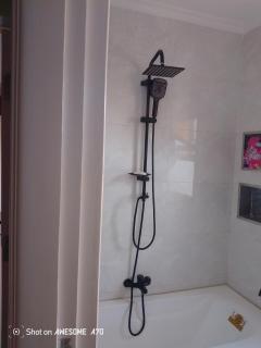 Empty room without furniture in an apartment - Banī Ghālib - 0