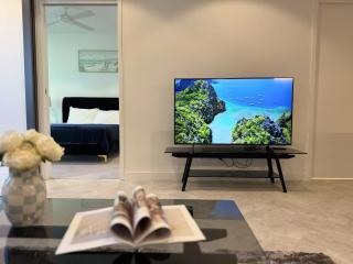 Luxury Casino Stay Skyrise Haven 1BDR - 1