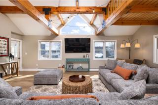 Lakefront Luxury at Stony Pointe - 9
