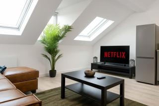 Stunning 1 bed Penthouse Apartment in East Village, Belfast - Walk to City Centre, Roof Terrace - Belfast - 8