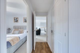 Beautiful Coach House - 8 minutes to City Centre - Driveway Parking, Self-Check-In, Aircon and Fast WiFi by Yoko Property - 4