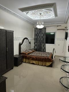 Elegant Moroccan Escape Cafés & Shops ALL Nearby - 9