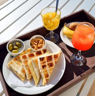 StradivariuS Hotel Boutique - Villa General Belgrano - 8