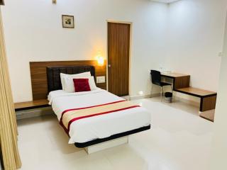Hotel Grand Bee By Bestinn Leisure, Yeshwanthpur Junction - Bangalore - 7