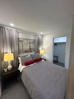 Window to Paris Studio on Lake Conroe - Montgomery - 5