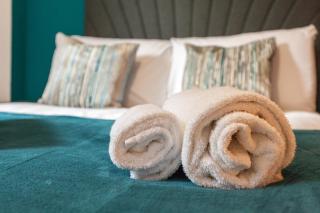 Central City Stay, 2 Bed 2 Bath, Sleeps up to 7, Netflix - Liverpool - 5