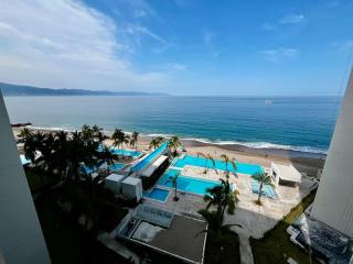 Beachfront Harbor 171 Condo Ocean View Pool, Gym WiFi - 0